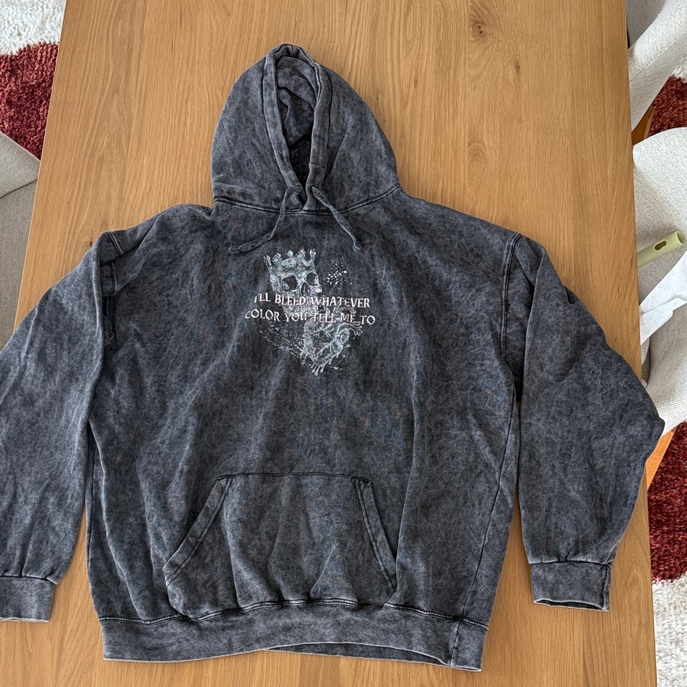 2XL gray hoodie, Throne of Glass themed, worn